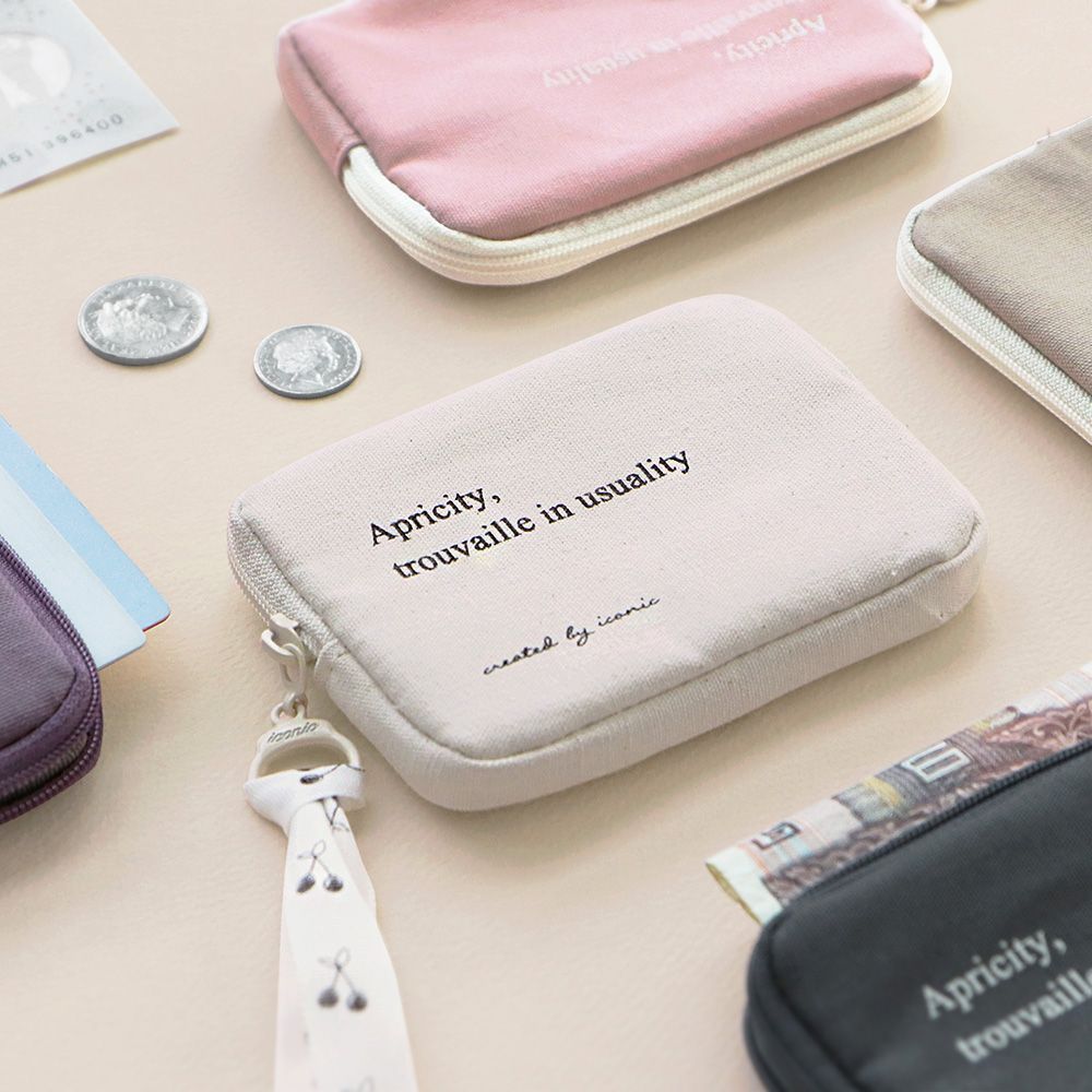 Cottony Card Holder