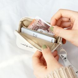 Cottony Card Holder