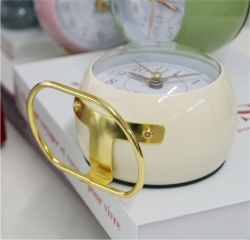 Noiseless classic alarm analog retro watch