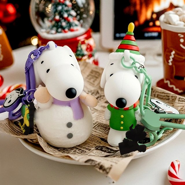 Peanuts Snoopy Christmas Figure Keyring, Random