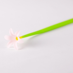 Wobbly pen Lilly