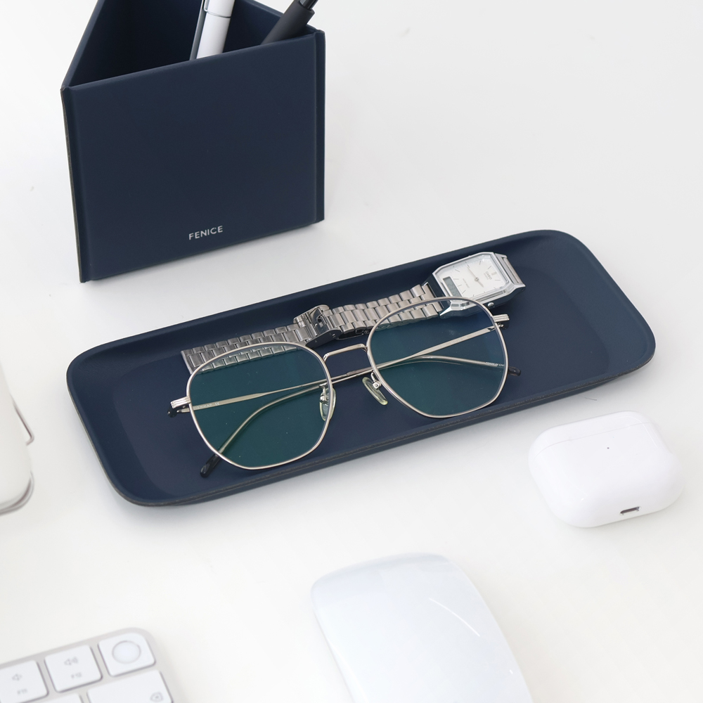 Desk tray