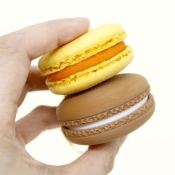 Macaron Clicker Keyring, Random