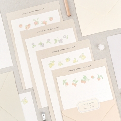 [dashanddot]  morning garden letter set