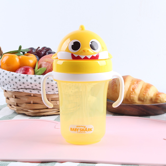 Baby shark figure straw bottle with handles