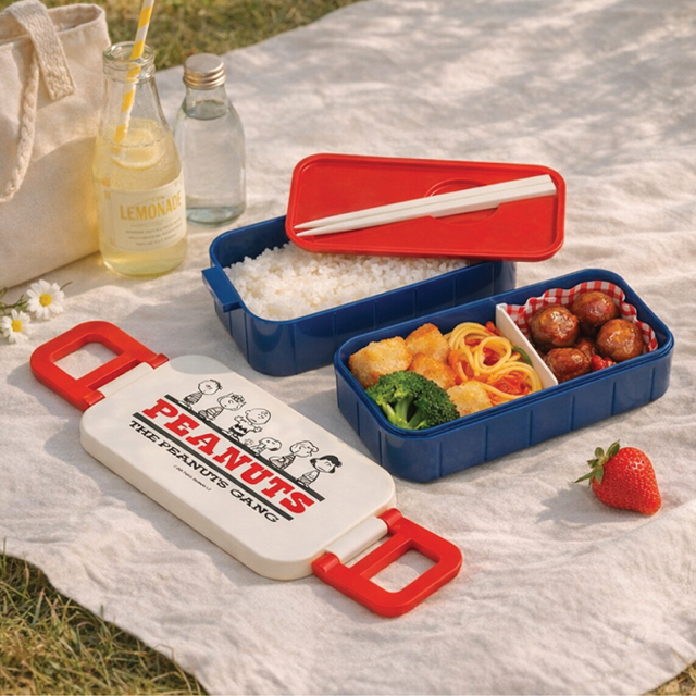 Peanuts Friends 2-Layer Lunch Box (Included Chopsticks)