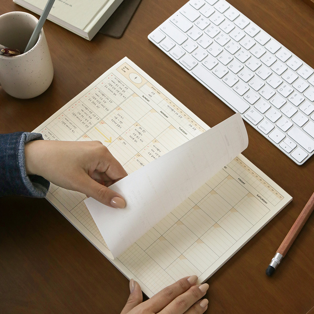Flow A4 Monthly Pad