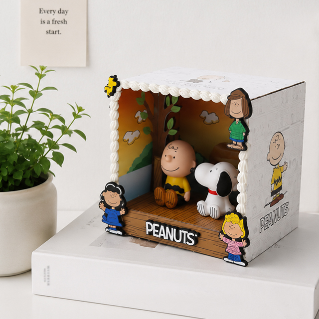 SNOOPY MAKING WOOD MOODLIGHT